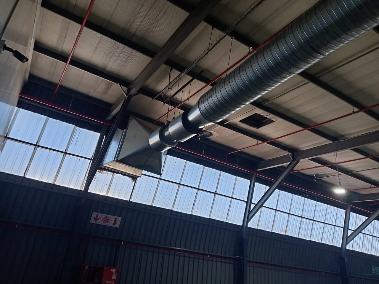 Warehouse extraction ducting